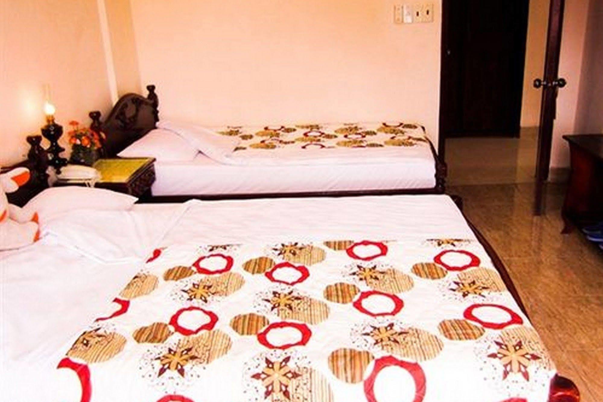 Binh Minh Sunrise Hue Hotel Buitenkant foto